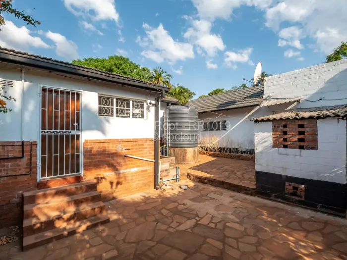 5 Bedroom House for Sale in Chisipite, Harare