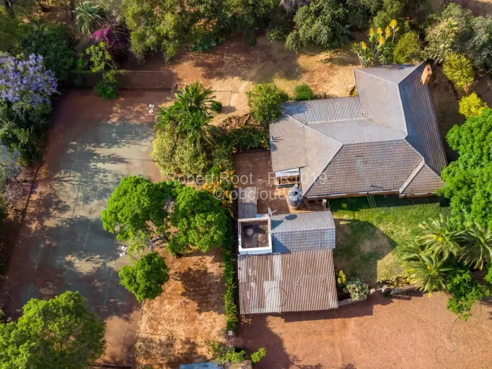 5 Bedroom House for Sale in Chisipite, Harare