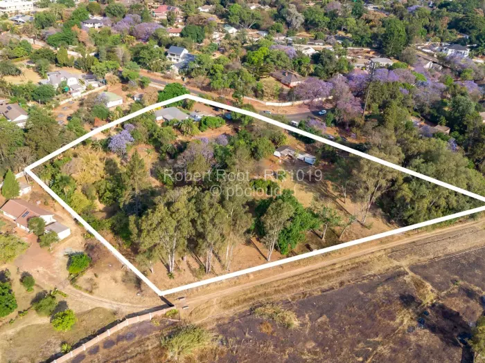 5 Bedroom House for Sale in Chisipite, Harare