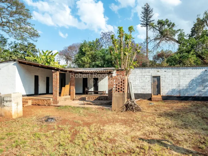 5 Bedroom House for Sale in Chisipite, Harare