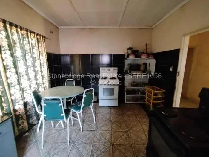 3 Bedroom House for Sale in Mahatshula, Bulawayo
