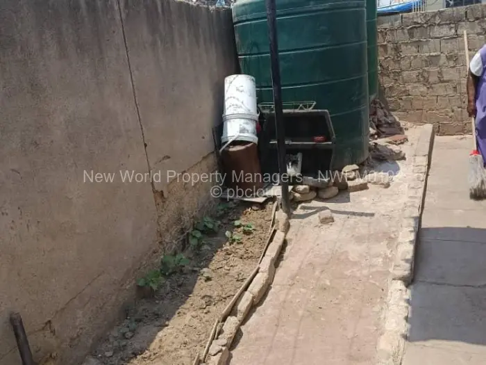 4 Bedroom House for Sale in Zengeza, Chitungwiza