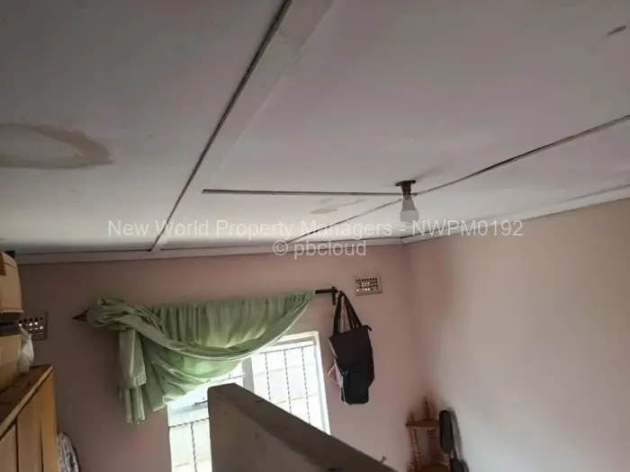 4 Bedroom House for Sale in Zengeza, Chitungwiza