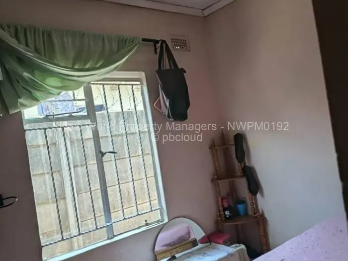 4 Bedroom House for Sale in Zengeza, Chitungwiza