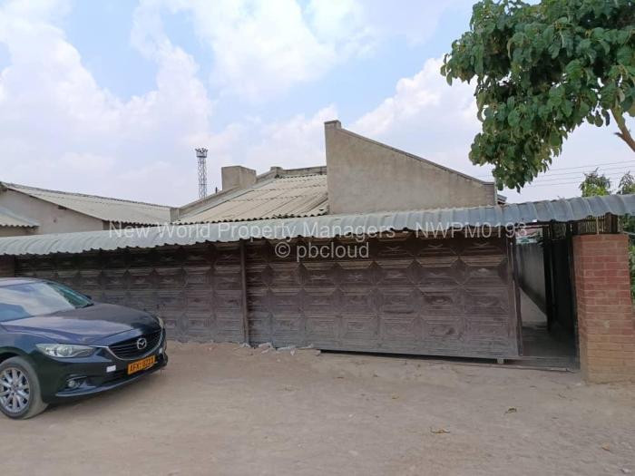 5 Bedroom House for Sale in Zengeza, Chitungwiza