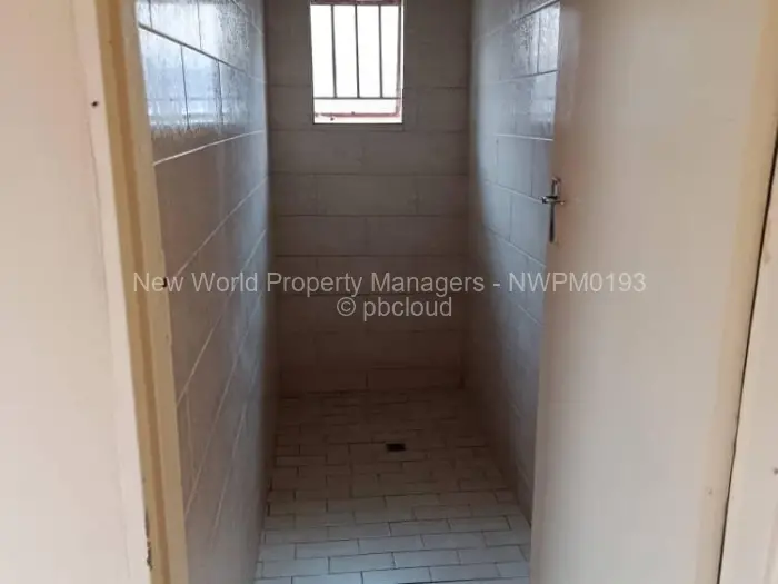 5 Bedroom House for Sale in Zengeza, Chitungwiza