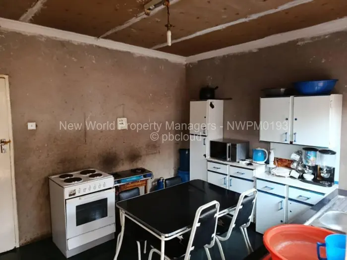 5 Bedroom House for Sale in Zengeza, Chitungwiza