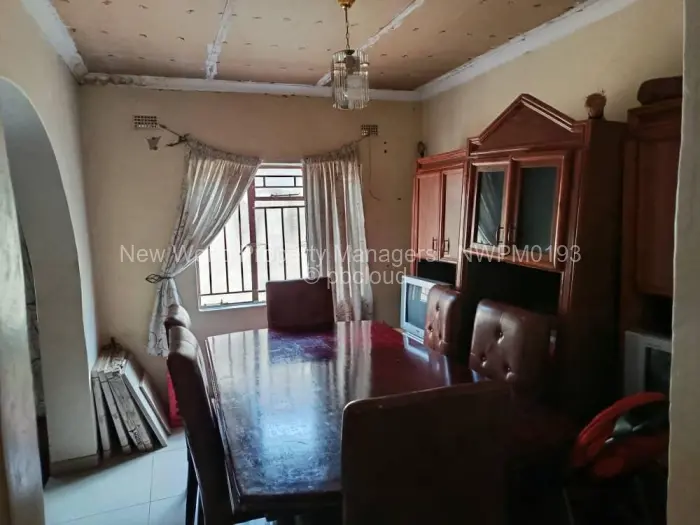 5 Bedroom House for Sale in Zengeza, Chitungwiza