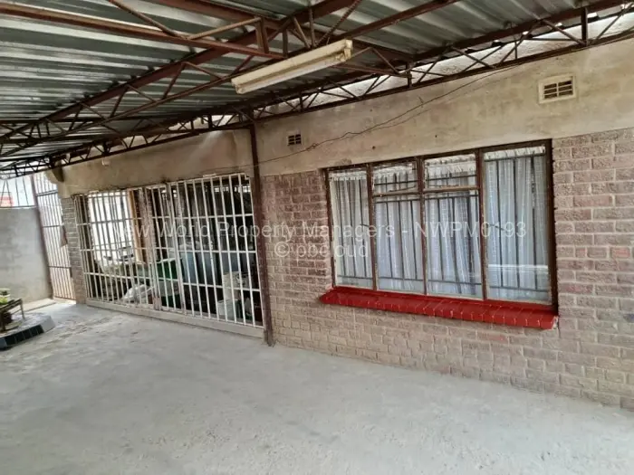 5 Bedroom House for Sale in Zengeza, Chitungwiza