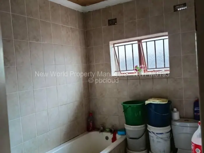 5 Bedroom House for Sale in Zengeza, Chitungwiza