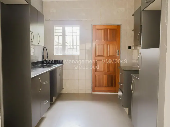 3 Bedroom Cottage/Garden Flat to Rent in Kensington