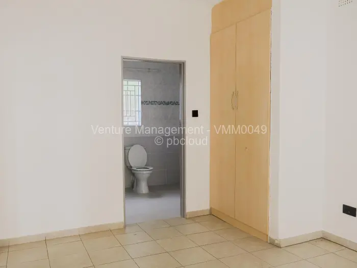 3 Bedroom Cottage/Garden Flat to Rent in Kensington