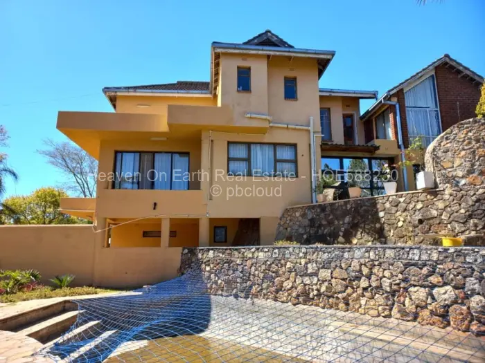 6 Bedroom House for Sale in Glen Lorne, Harare