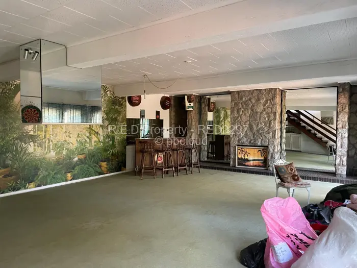 5 Bedroom House for Sale in Burnside, Bulawayo