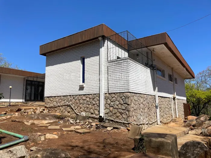 5 Bedroom House for Sale in Burnside, Bulawayo