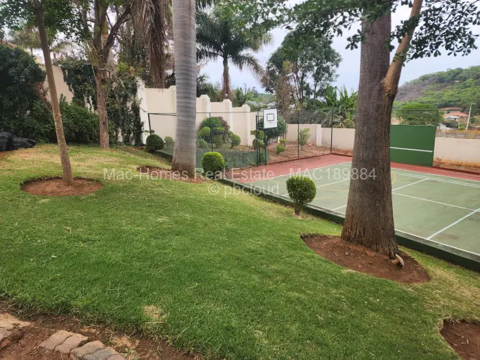 6 Bedroom House for Sale in Philadelphia, Harare