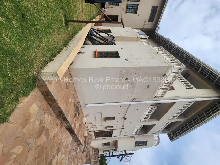 6 Bedroom House for Sale in Philadelphia, Harare
