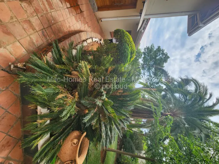 6 Bedroom House for Sale in Philadelphia, Harare