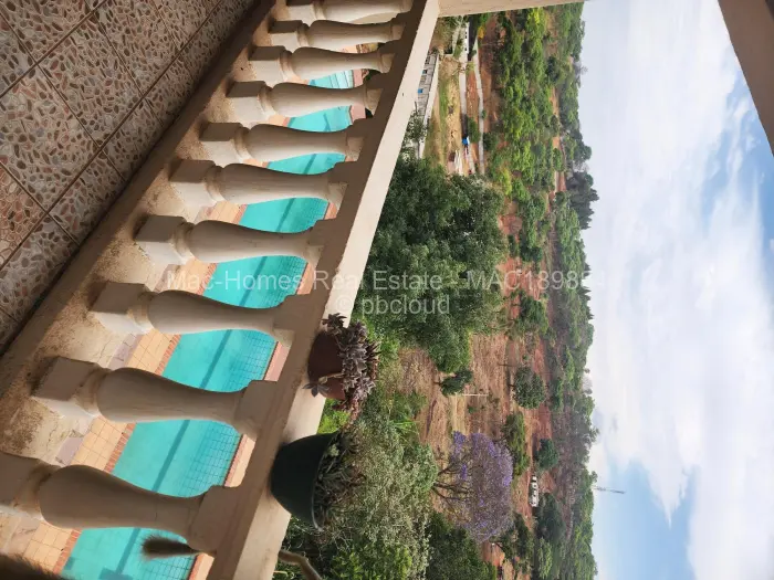 6 Bedroom House for Sale in Philadelphia, Harare