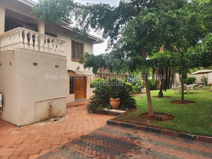 6 Bedroom House for Sale in Philadelphia, Harare