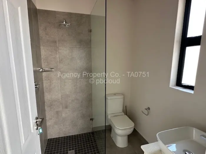 Townhouse/Complex/Cluster to Rent in Newlands