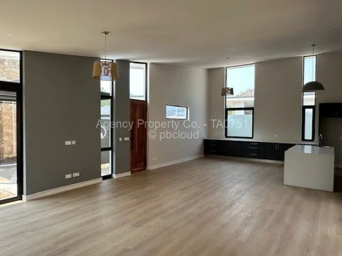 Townhouse/Complex/Cluster to Rent in Newlands