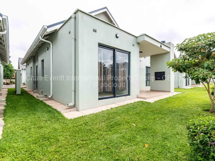 Townhouse/Complex/Cluster to Rent in Borrowdale West