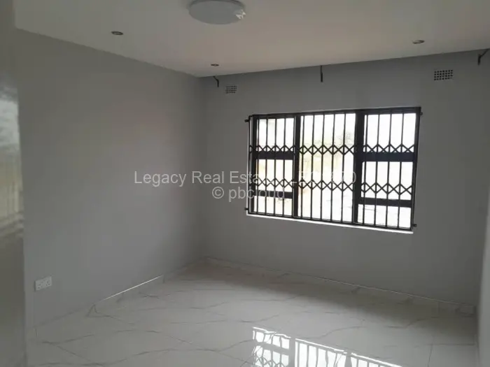 2 Bedroom House to Rent in Glaudina, Harare