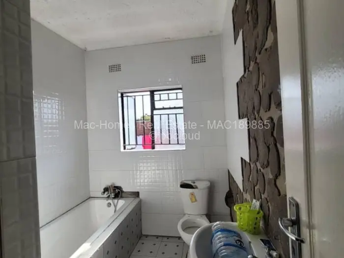 6 Bedroom House for Sale in Waterfalls, Harare