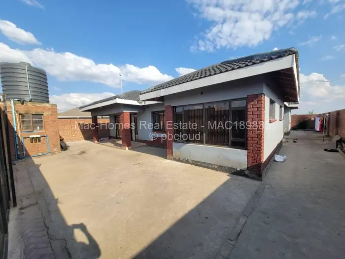 6 Bedroom House for Sale in Waterfalls, Harare
