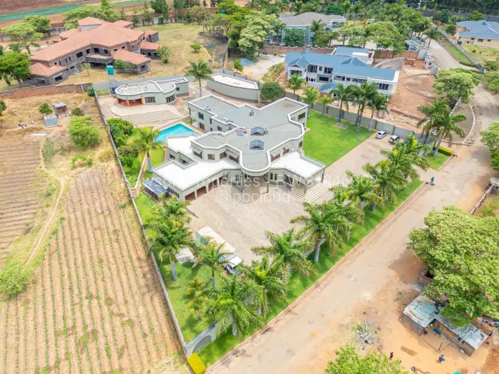 6 Bedroom House for Sale in Shawasha Hills, Harare