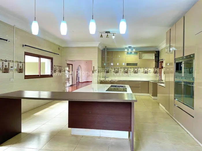6 Bedroom House for Sale in Shawasha Hills, Harare