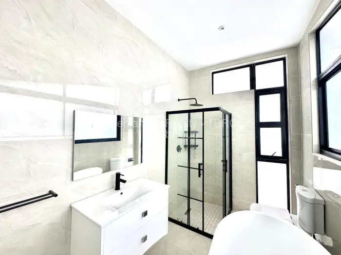 Townhouse/Cluster for Sale in Monavale, Harare