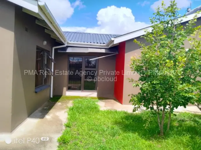 3 Bedroom House to Rent in Manresa, Harare