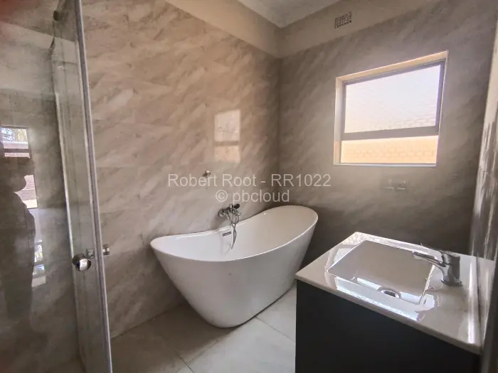 Townhouse/Cluster to Rent in Avondale West, Harare