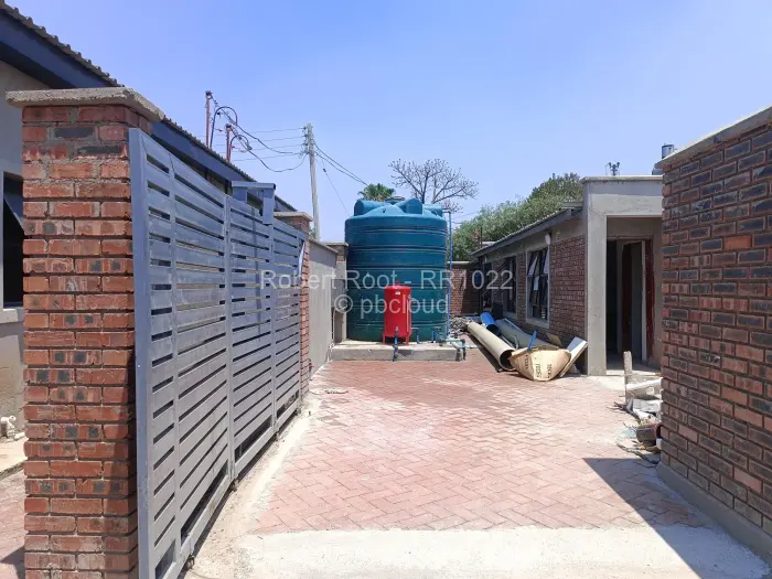 Townhouse/Cluster to Rent in Avondale West, Harare