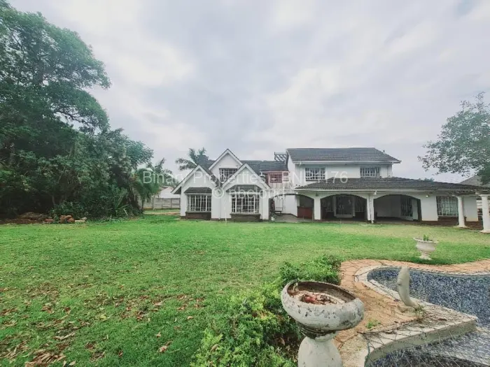 5 Bedroom House to Rent in Borrowdale, Harare