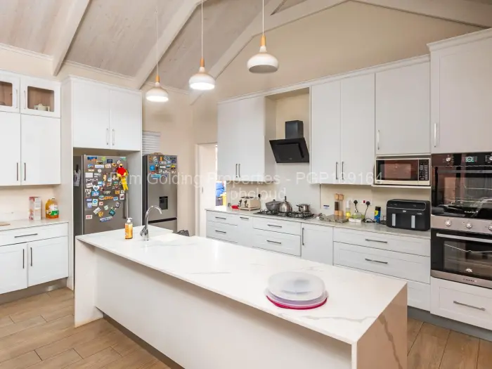 Townhouse/Cluster for Sale in Newlands, Harare