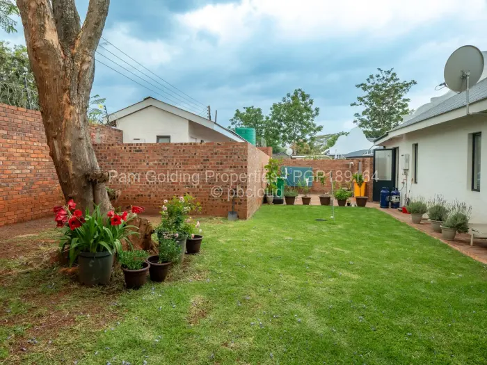 Townhouse/Cluster for Sale in Newlands, Harare