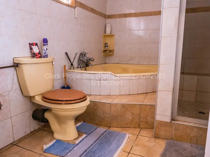 4 Bedroom House for Sale in Chisipite, Harare