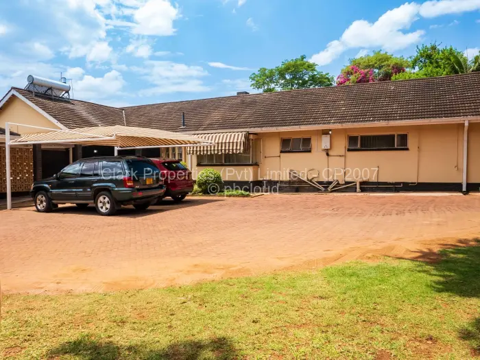 4 Bedroom House for Sale in Chisipite, Harare