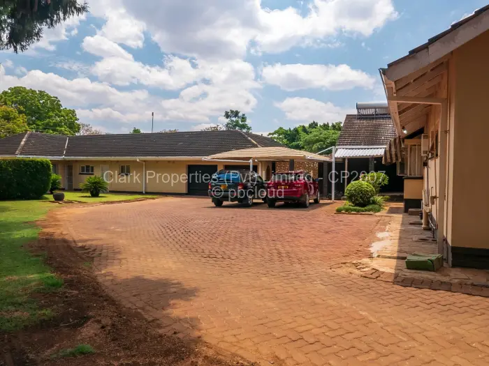 4 Bedroom House for Sale in Chisipite, Harare