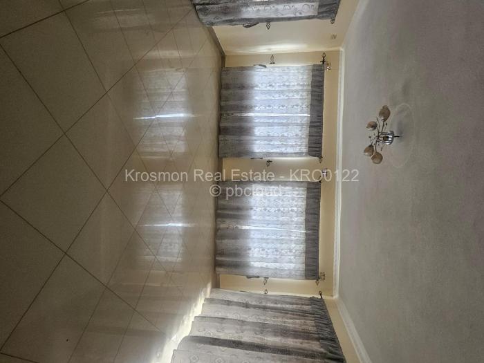 6 Bedroom House for Sale in Winstonpark, Marondera