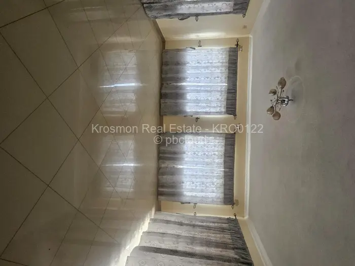 6 Bedroom House for Sale in Winstonpark, Marondera