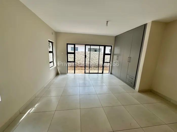 Townhouse/Complex/Cluster to Rent in Marlborough