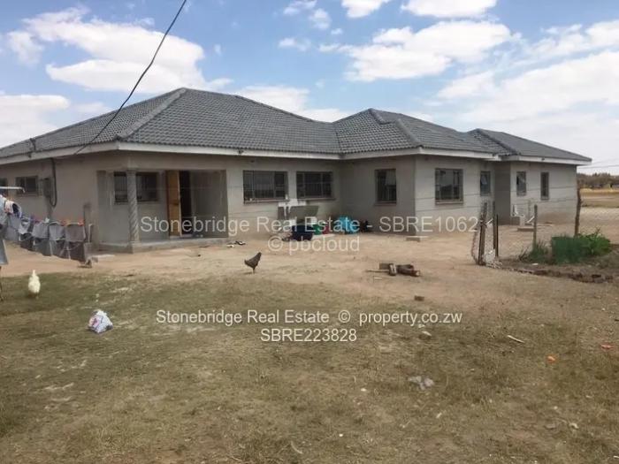 4 Bedroom House for Sale in Chitungwiza, Chitungwiza