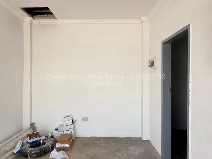 Commercial Property to Rent in Kamfinsa