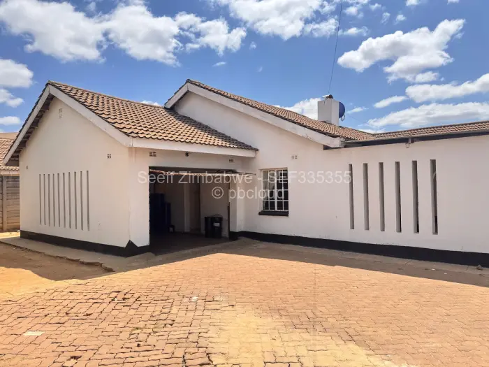 3 Bedroom House for Sale in Zimre Park, Harare