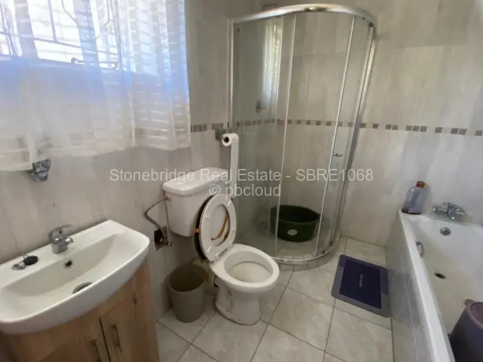 7 Bedroom House for Sale in Matsheumhlope, Bulawayo