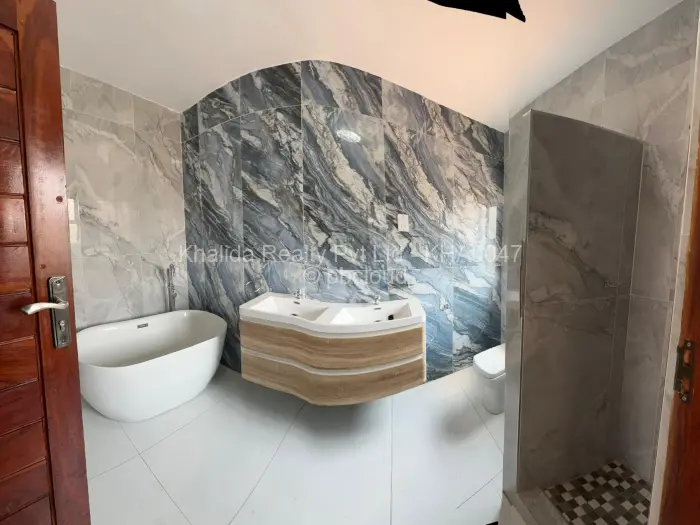 5 Bedroom House for Sale in Pomona, Harare